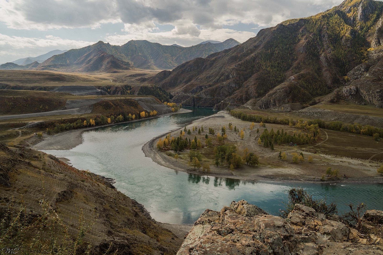 Слияние рек Чуи и Катуни - Алтай (осень)